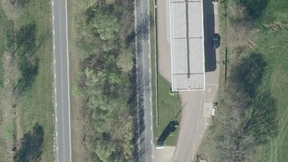 Luchtfoto van de omgeving van Bp 'T Groene Land aan de Oude Postweg 1. Nog geen foto's van de locatie zelf.