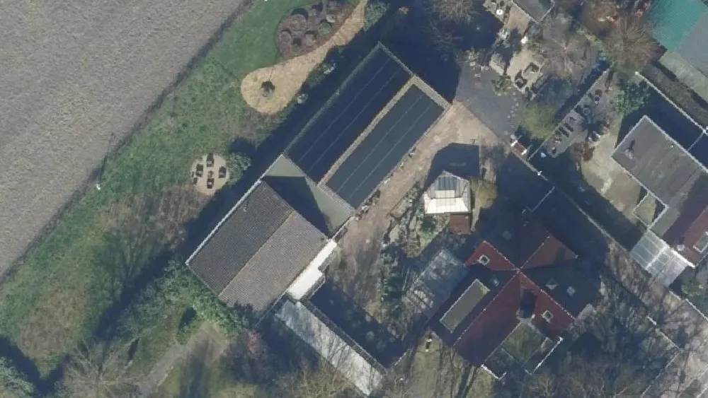 Luchtfoto van de omgeving van Bp Express Zwanenburg aan de IJweg 341. Nog geen foto's van de locatie zelf.