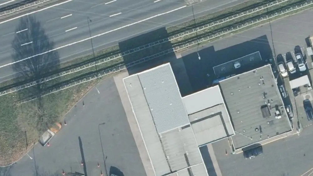 Luchtfoto van de omgeving van Bp De Bolder aan de Rijksweg A1 5. Nog geen foto's van de locatie zelf.
