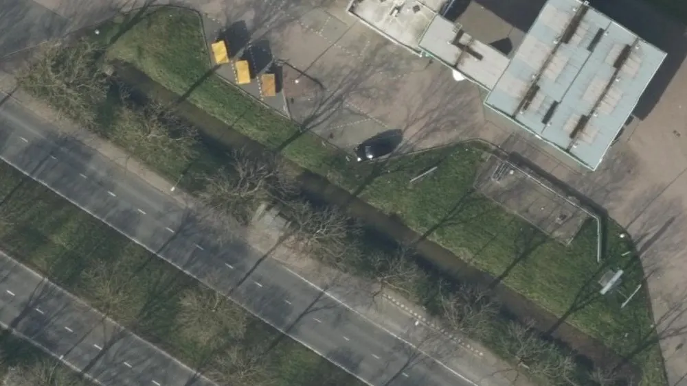 Luchtfoto van de omgeving van Bp Stadspolders aan de Provincialeweg 32. Nog geen foto's van de locatie zelf.