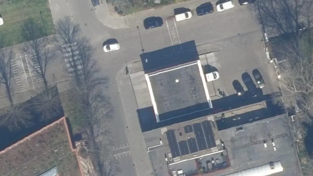 Luchtfoto van de omgeving van OK Rotterdam Hendrick Staetsweg aan de Hendrick Staetsweg 52. Nog geen foto's van de locatie zelf.
