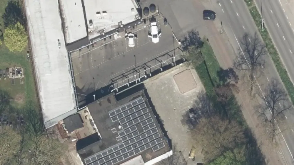 Luchtfoto van de omgeving van Esso Tilburg Ringbaan-Oost aan de Ringbaan Oost 271D. Nog geen foto's van de locatie zelf.