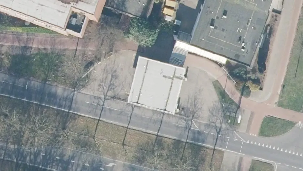 Luchtfoto van de omgeving van Shell Station Hasselerbaan aan de Willem Van Otterloostraat 50. Nog geen foto's van de locatie zelf.