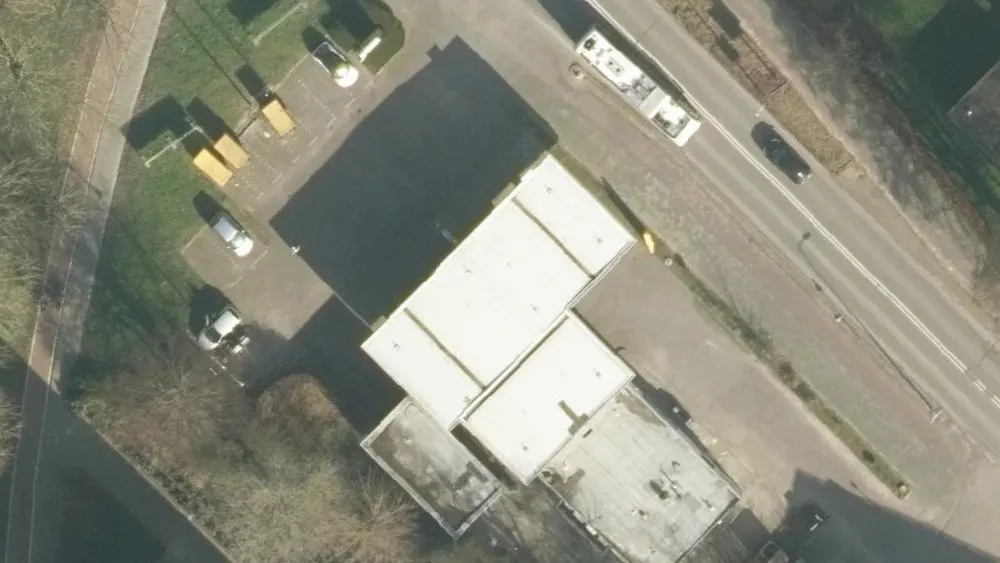 Luchtfoto van de omgeving van Shell Station Ridderkerk aan de Burg De Zeeuwstraat 3. Nog geen foto's van de locatie zelf.