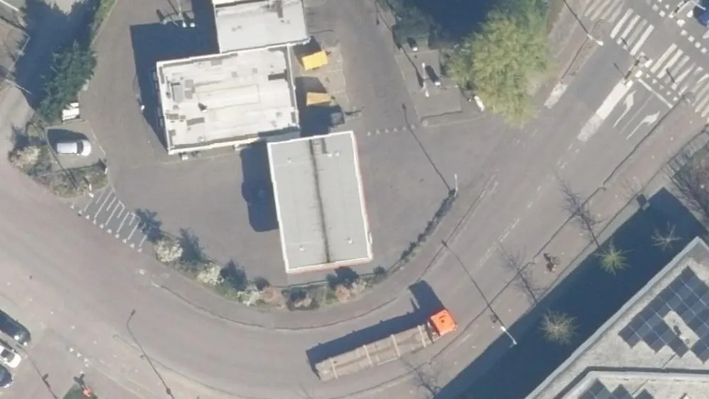 Luchtfoto van de omgeving van Shell Station Brielle aan de De Rik 9. Nog geen foto's van de locatie zelf.