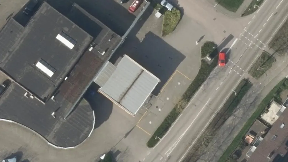 Luchtfoto van de omgeving van Shell Station Van Der Veer aan de Sportlaan 5. Nog geen foto's van de locatie zelf.