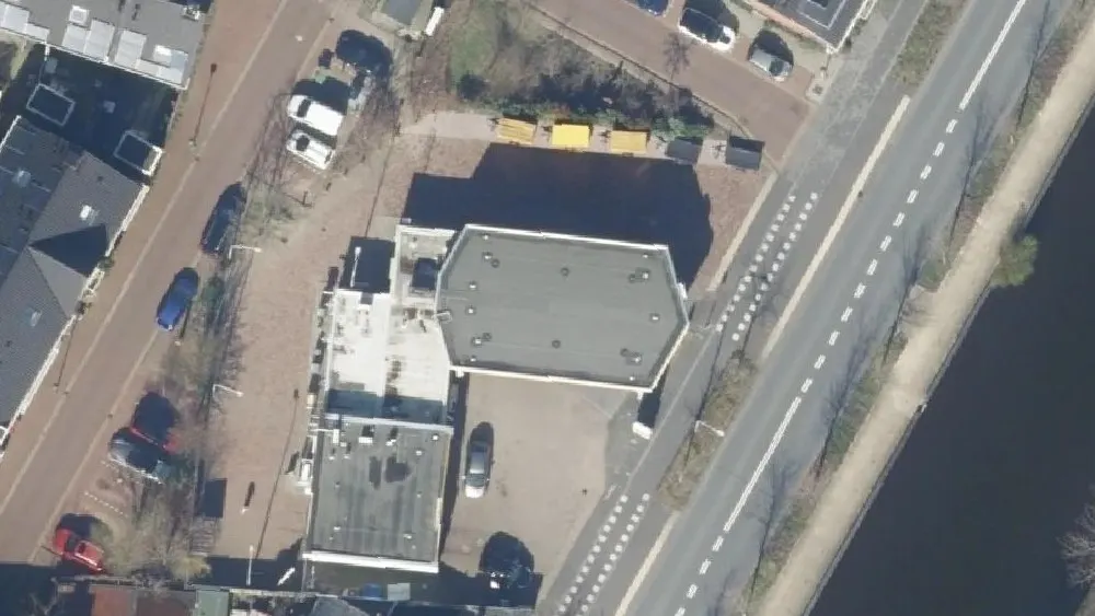 Luchtfoto van de omgeving van Shell Station Nzh aan de Leidsevaart 396a. Nog geen foto's van de locatie zelf.