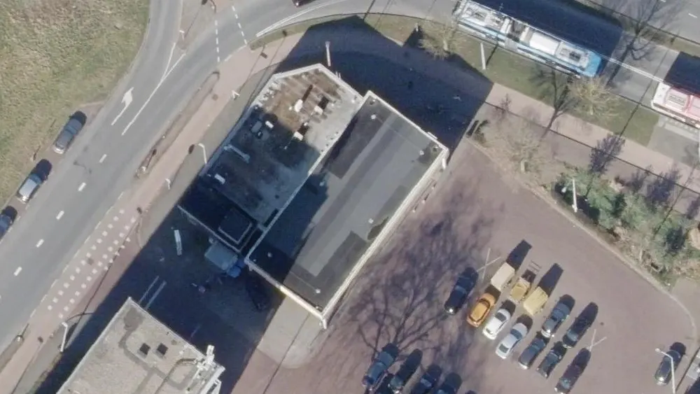 Luchtfoto van de omgeving van Shell Salvatorplein aan de Salvatorplein 1. Nog geen foto's van de locatie zelf.
