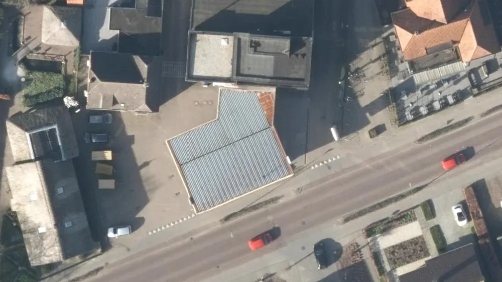 Luchtfoto van de omgeving van Shell Station Berghem aan de Burg. Van Erpstraat 23. Nog geen foto's van de locatie zelf.